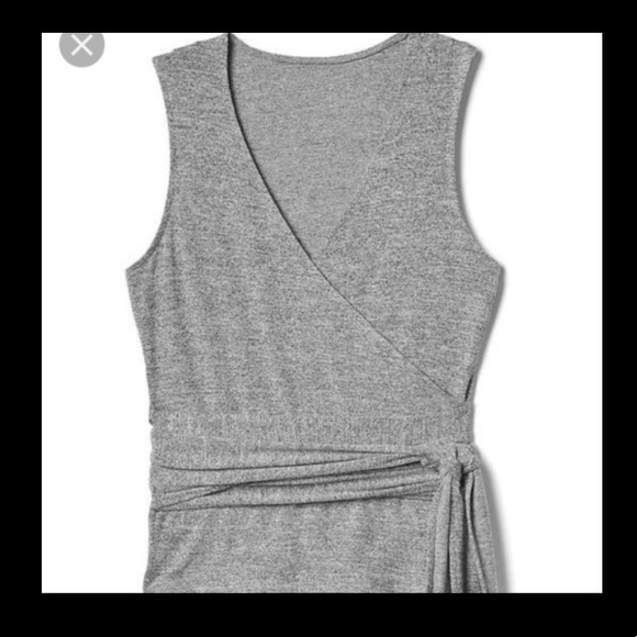 GAP Tops - GAP Wrap sleeveless XL